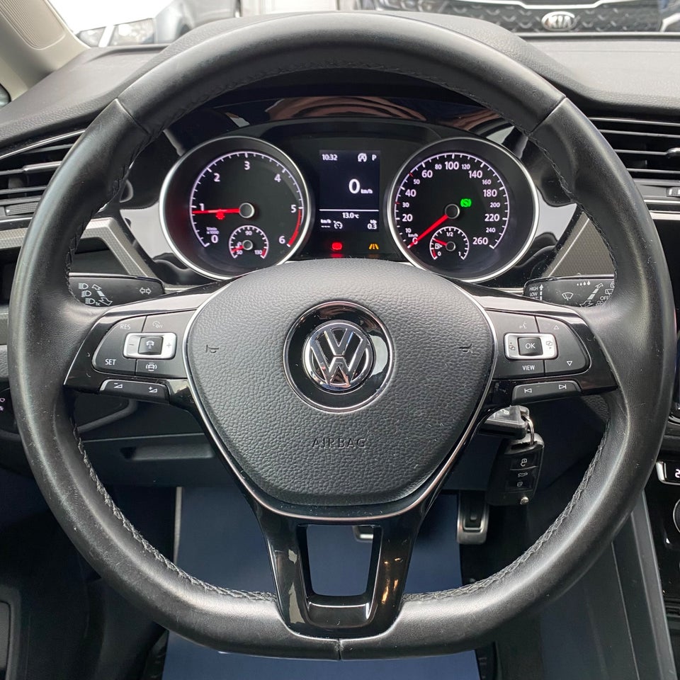 VW Touran 1,6 TDi 115 IQ.Drive DSG 7prs 5d