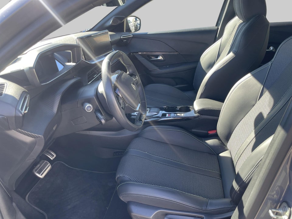 Peugeot e-208 54 GT 5d