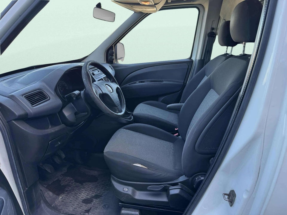 Fiat Doblò Cargo 1,3 MJT Basic L2 4d