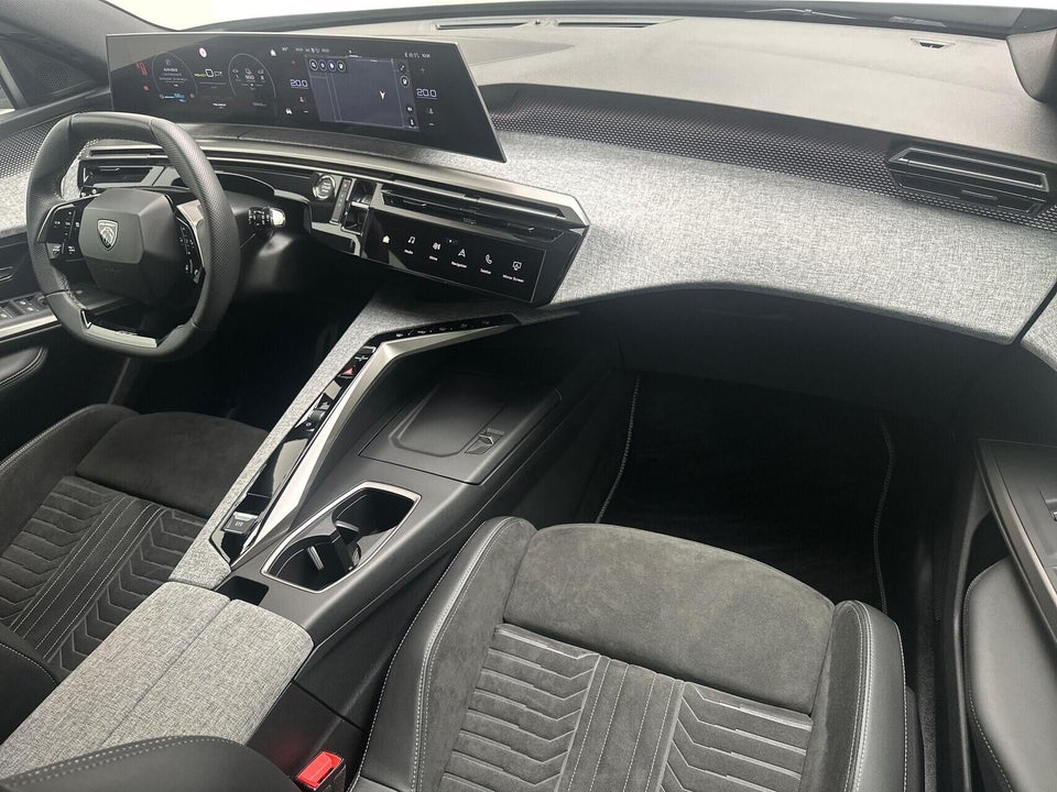 Peugeot e-5008 77 GT Pack AWD 7prs 5d