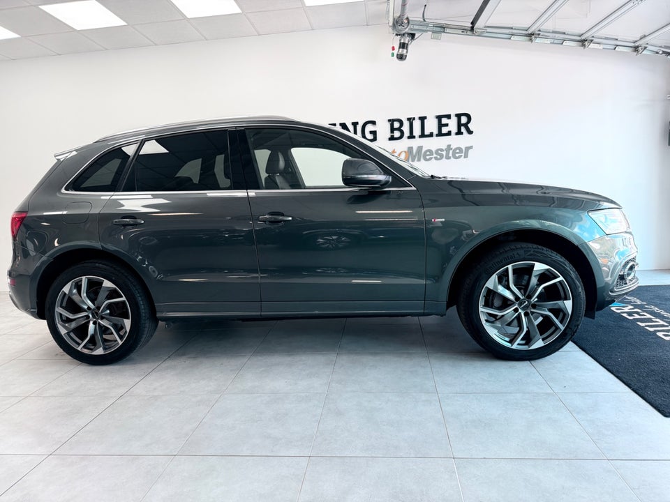 Audi Q5 3,0 TDi 245 S-line quattro S-tr. 5d
