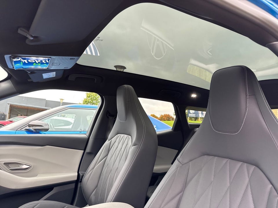 Ford Explorer 84 Premium Extended Range AWD 5d