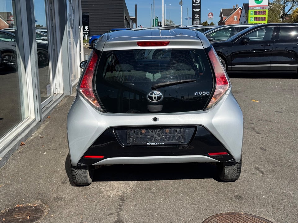 Toyota Aygo 1,0 VVT-i x-play 5d