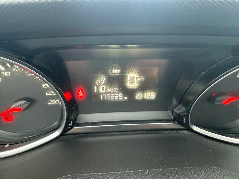 Peugeot 308 1,6 BlueHDi 120 Style 5d