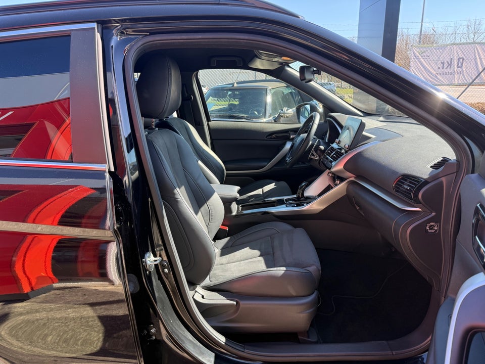 Mitsubishi Eclipse Cross 2,4 PHEV Intense CVT 4WD 5d