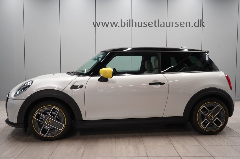 MINI Cooper SE Electric Trim 3d