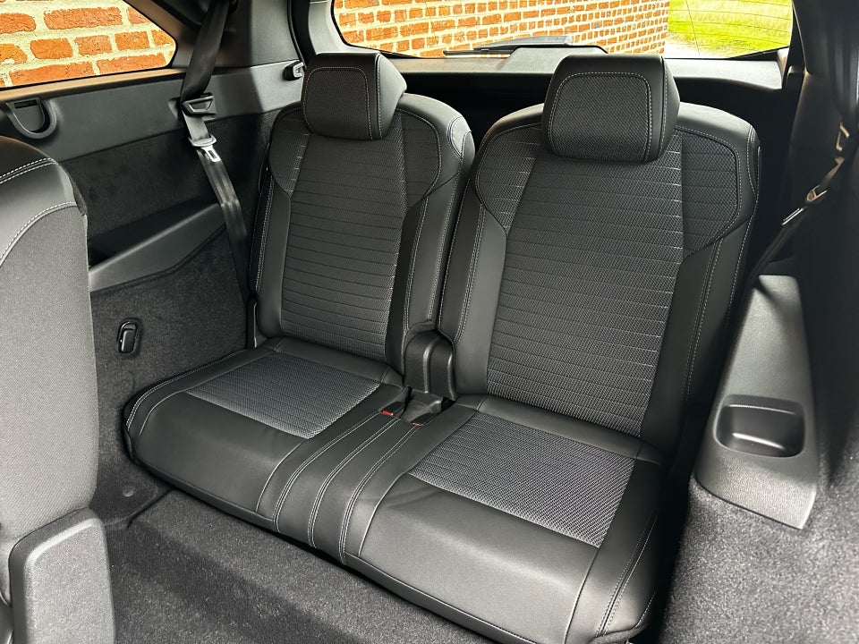 Peugeot e-5008 77 GT Pack 7prs 5d