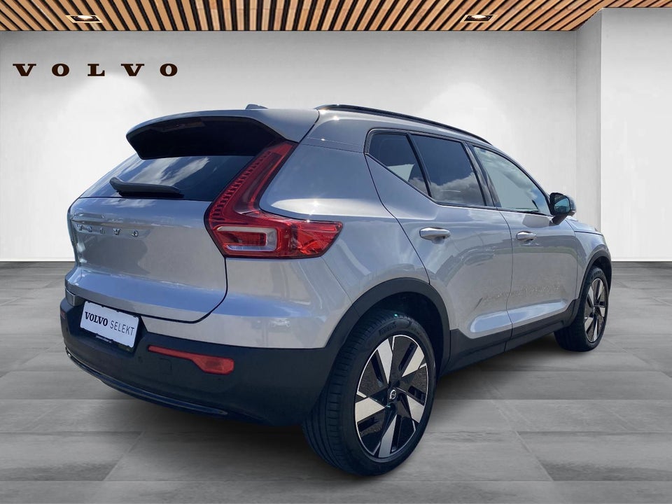 Volvo EX40 Extended Range Plus 5d
