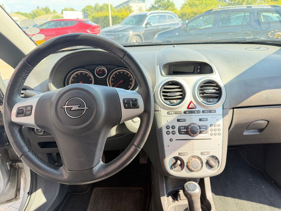 Opel Corsa 1,2 16V Cosmo 3d