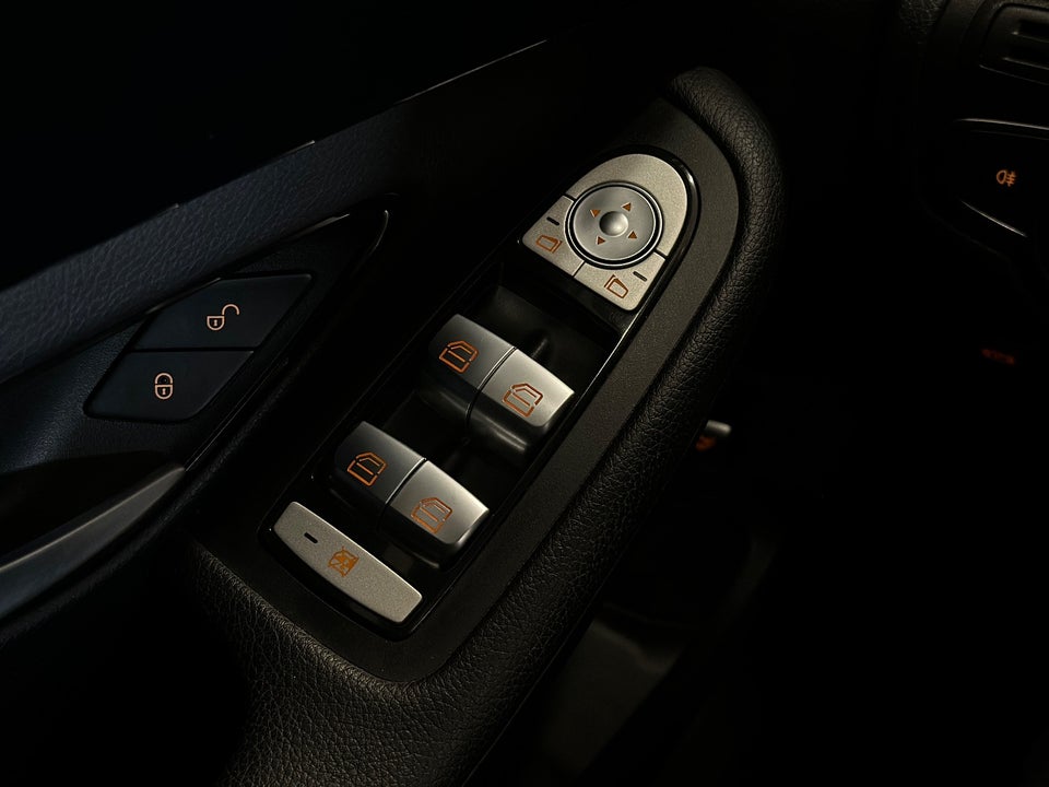 Mercedes C200 2,0 AMG Line stc. aut. 5d