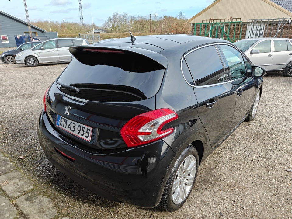 Peugeot 208 1,2 VTi Allure 5d