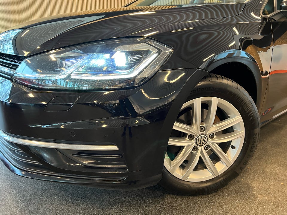 VW Golf VII 1,6 TDi 115 Comfortline Connect Variant 5d