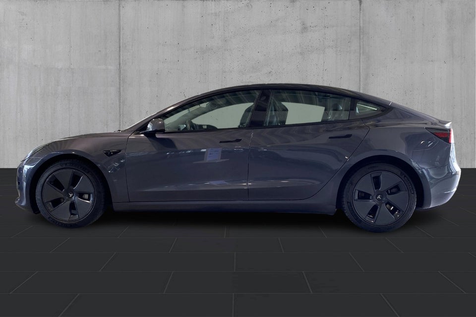 Tesla Model 3 Long Range AWD 4d