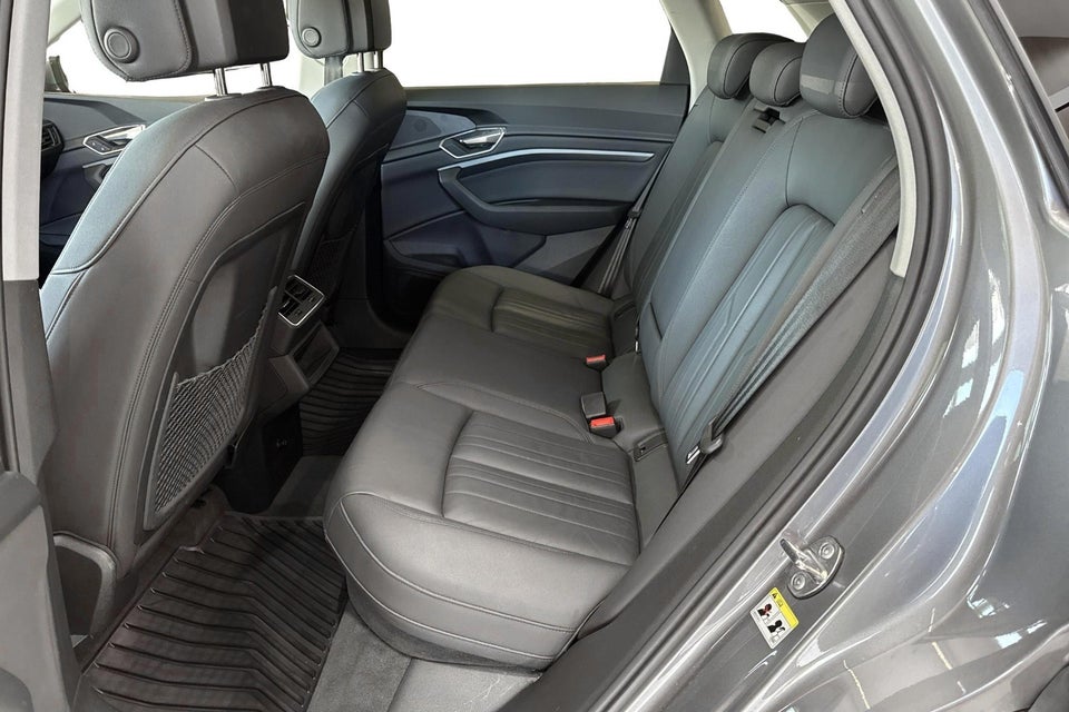 Audi e-tron 55 quattro 5d