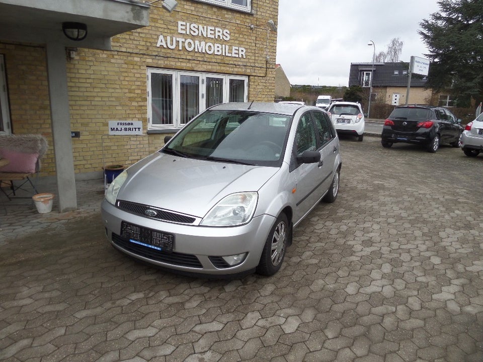 Ford Fiesta 1,6 Ghia 5d