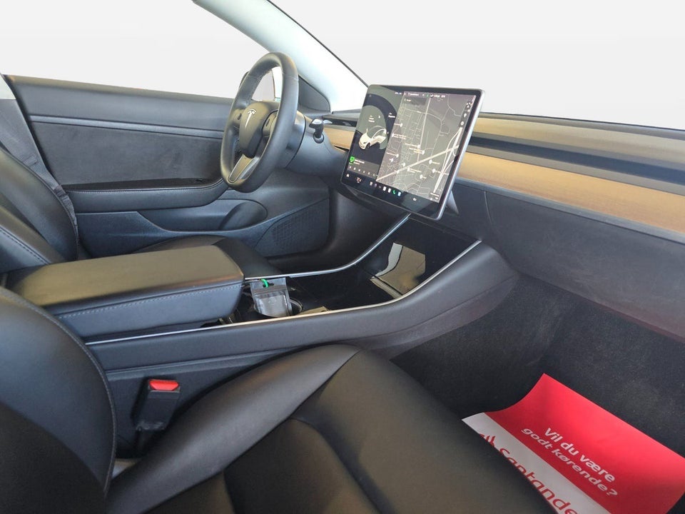 Tesla Model 3 Standard Range+ RWD 4d