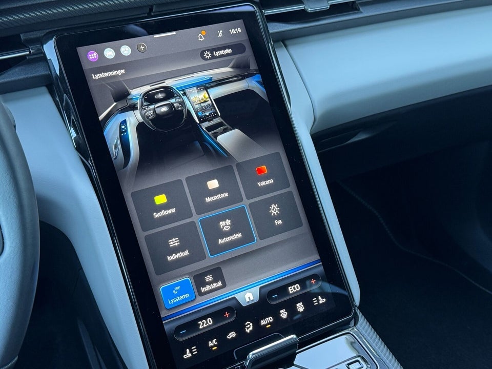 Ford Capri 77 Premium Extended Range 5d