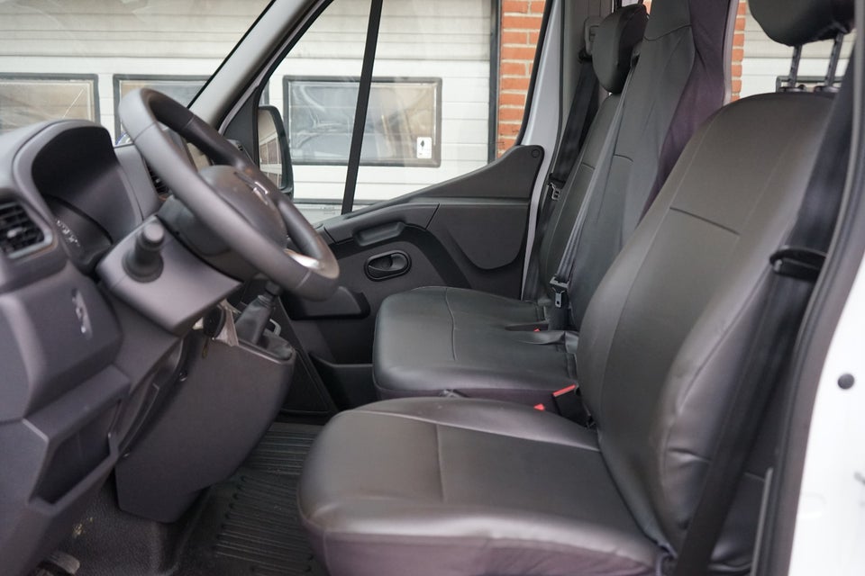 Renault Master IV T35 2,3 dCi 150 L2H2 Kassevogn