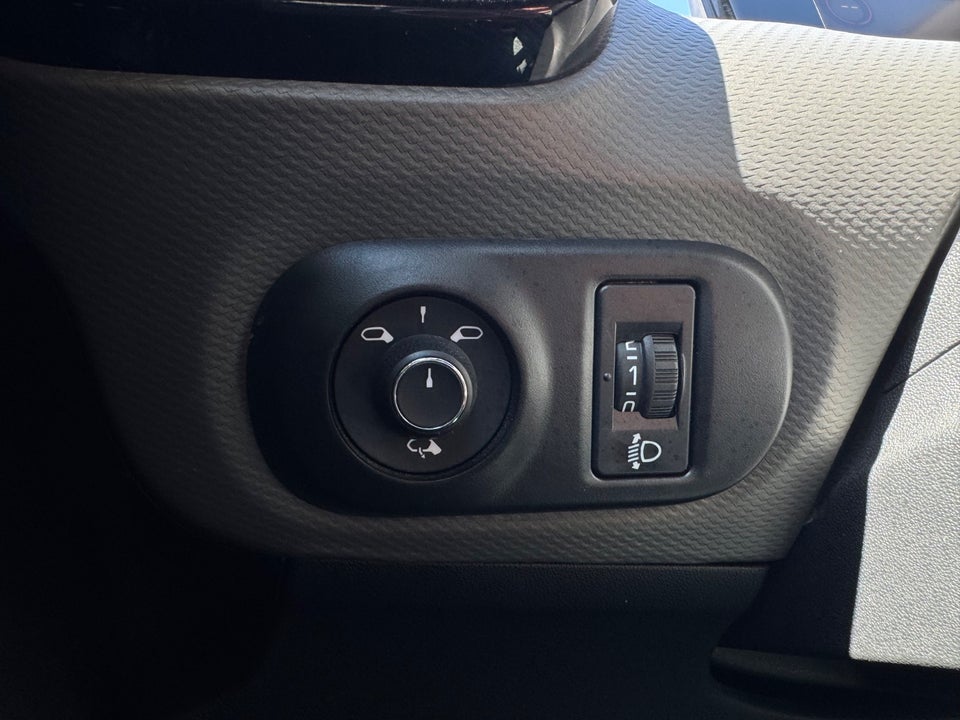 Citroën C4 Cactus 1,5 BlueHDi 100 SkyLine 5d