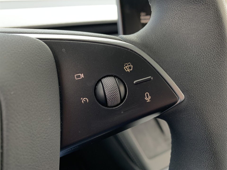 Tesla Model 3 Long Range AWD 4d