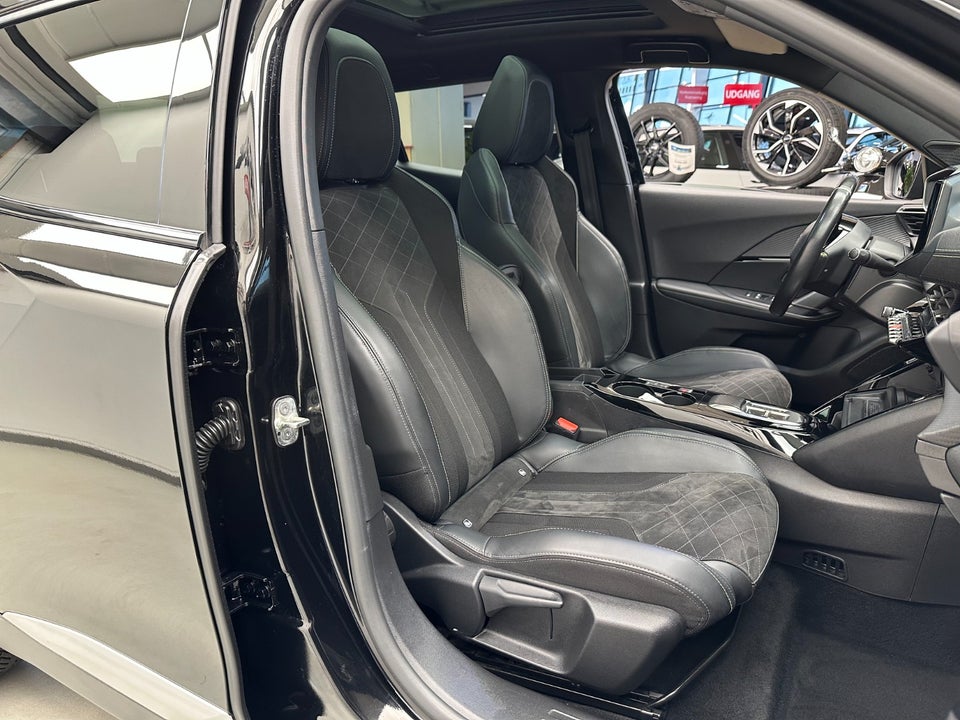 Peugeot e-2008 50 GT Pack 5d