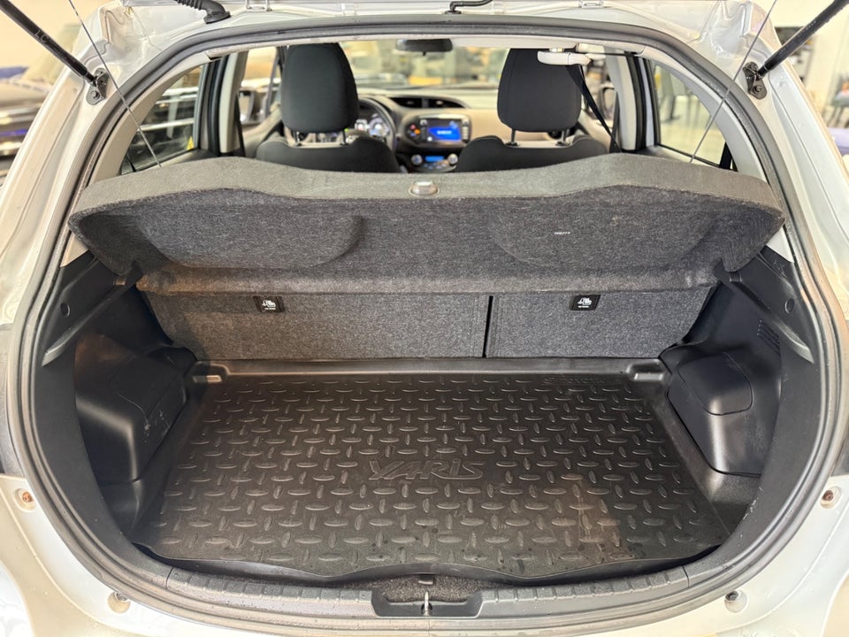 Toyota Yaris 1,5 Hybrid CHIC e-CVT 5d