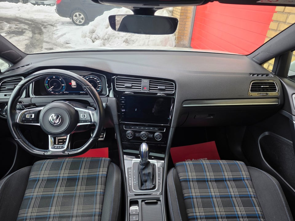 VW Golf VII 1,4 GTE DSG 5d