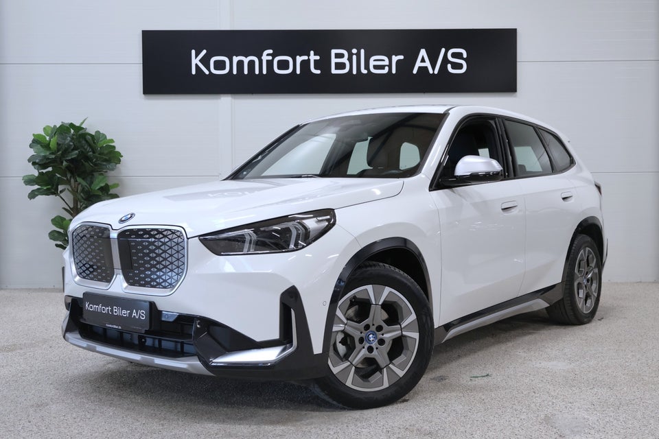BMW iX1 eDrive20 X-Line 5d
