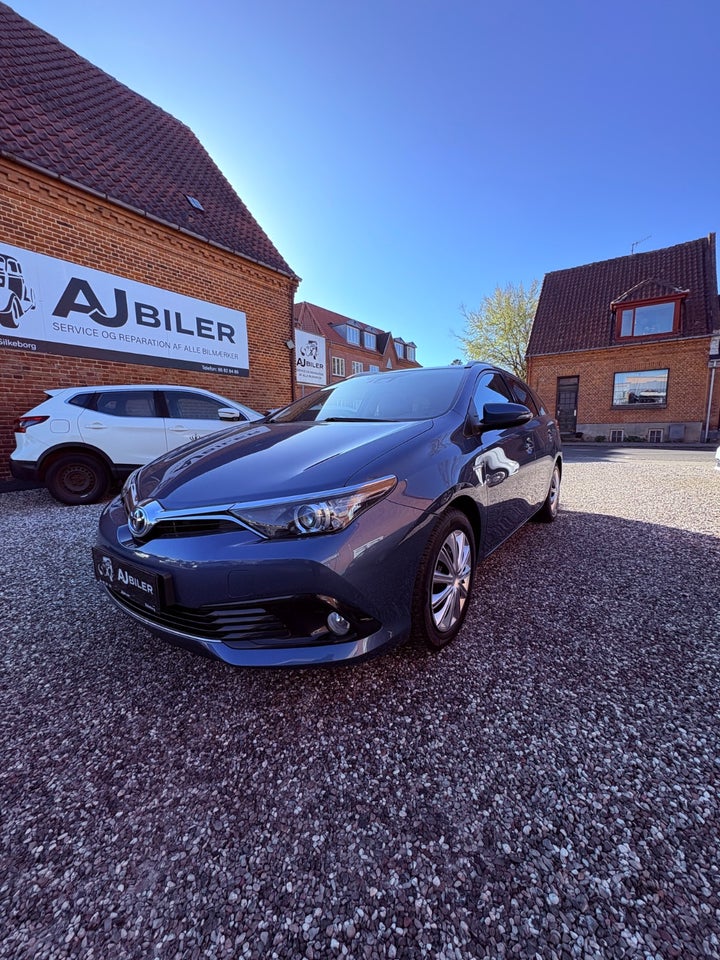 Toyota Auris 1,8 Hybrid H2 Comfort Touring Sports CVT 5d