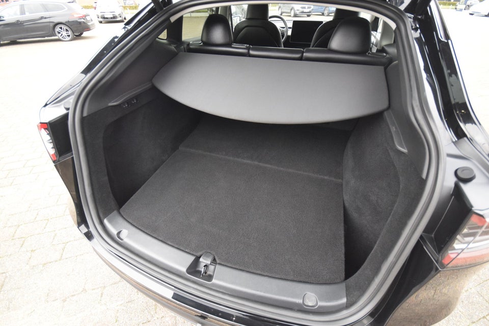 Tesla Model Y RWD 5d