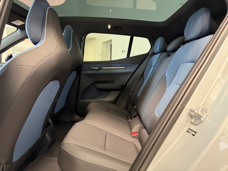 Volvo EX30 Extended Range Ultra 5d