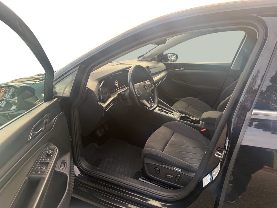 VW Golf VIII 1,4 eHybrid DSG 5d