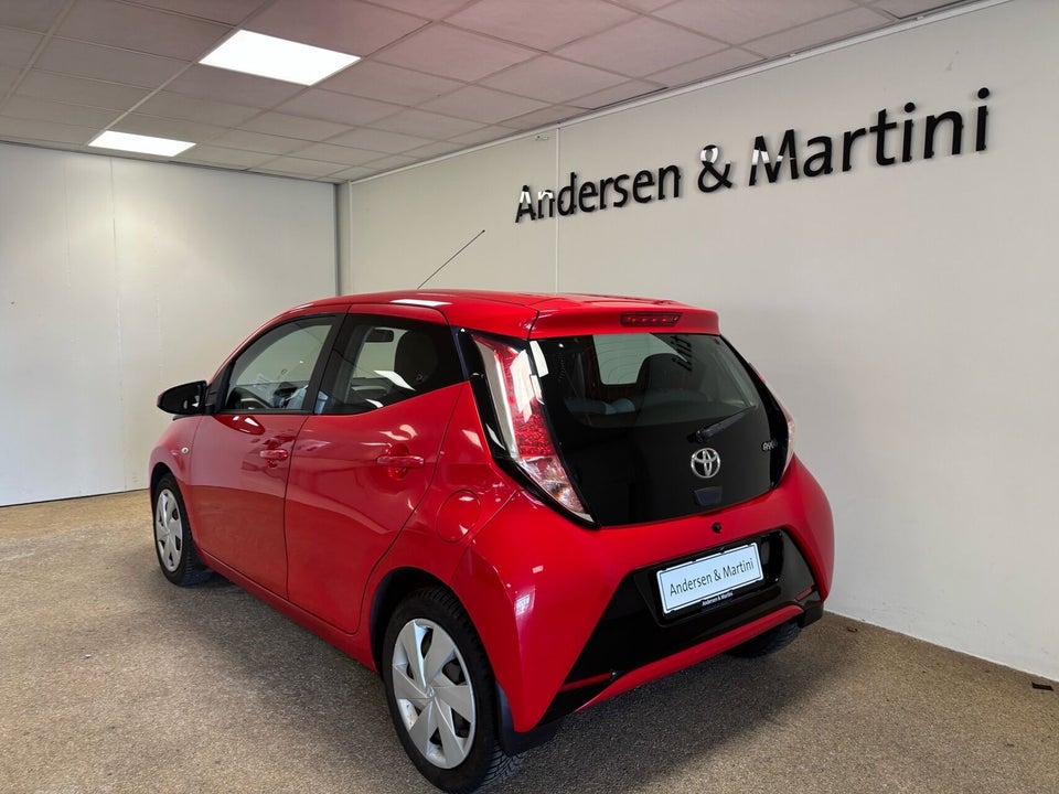 Toyota Aygo 1,0 VVT-i x-play x-touch 5d
