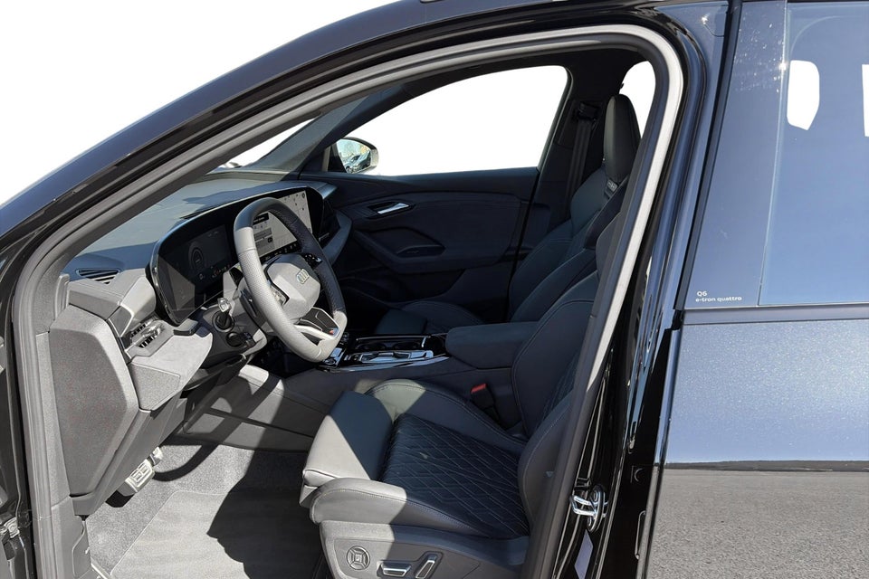 Audi Q6 e-tron S-line plus quattro 5d