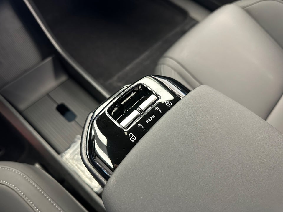 Volvo EX30 Extended Range Plus 5d