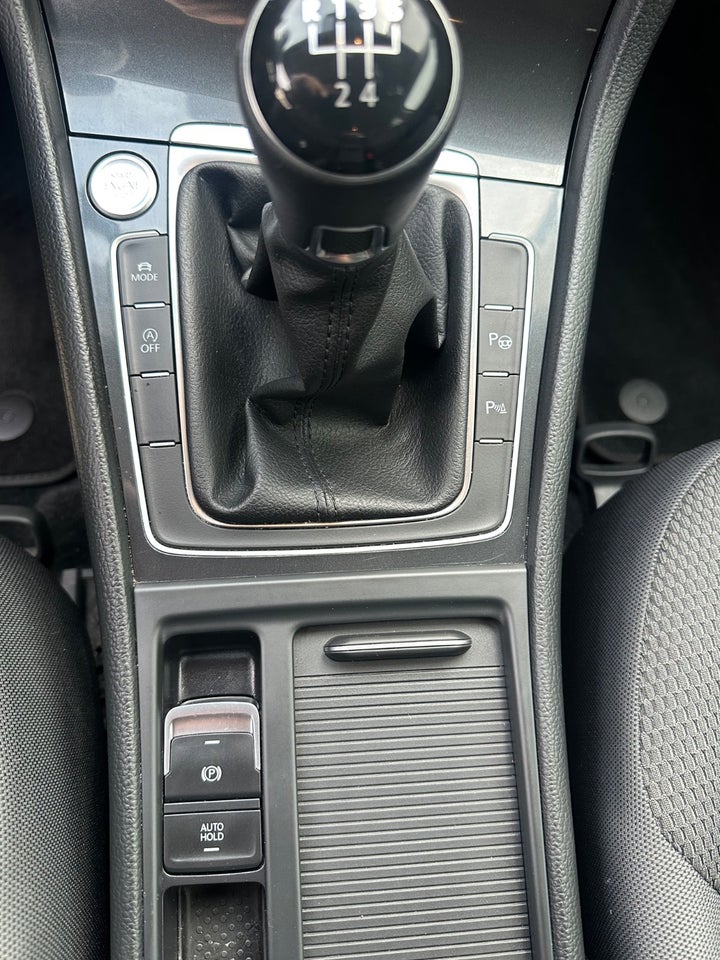 VW Golf VII 1,6 TDi 115 Comfortline 5d