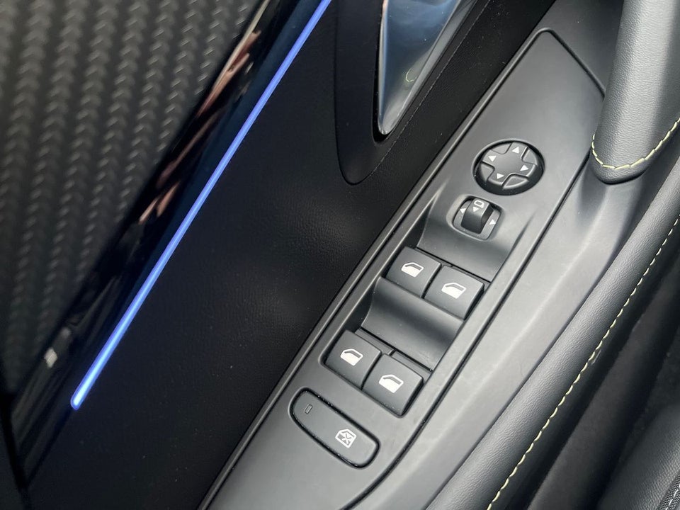 Peugeot e-208 54 GT 5d