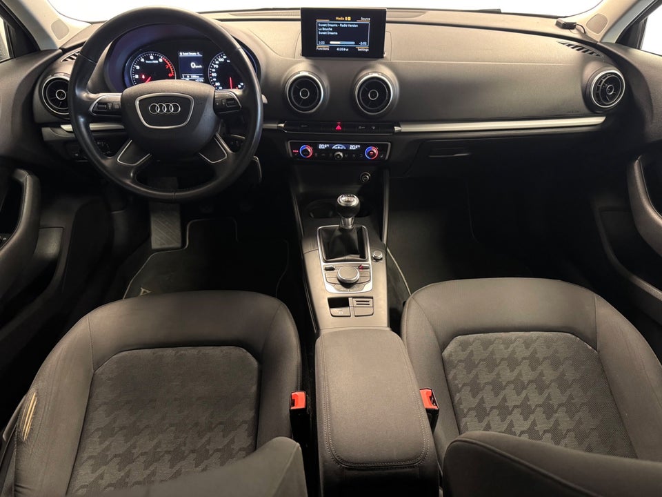 Audi A3 1,2 TFSi 110 Ambiente Sportback 5d