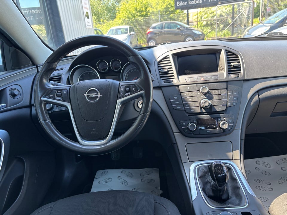 Opel Insignia 1,8 Edition 5d