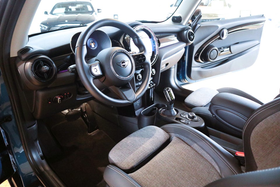 MINI Cooper SE Classic Trim 3d