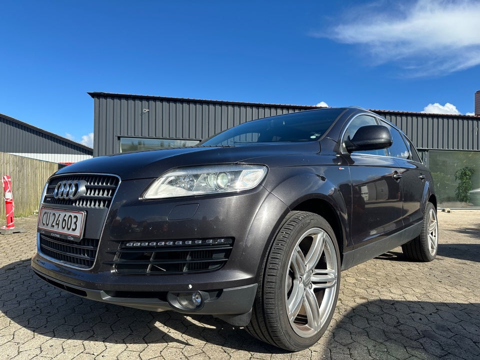 Audi Q7 3,0 TDi quattro Tiptr. 5d