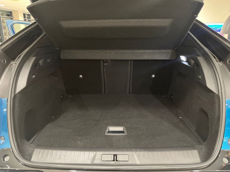 Peugeot e-3008 77 GT Pack 5d