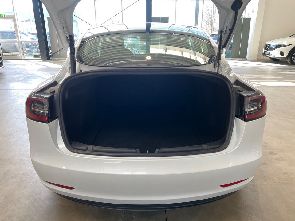 Tesla Model 3 RWD 4d