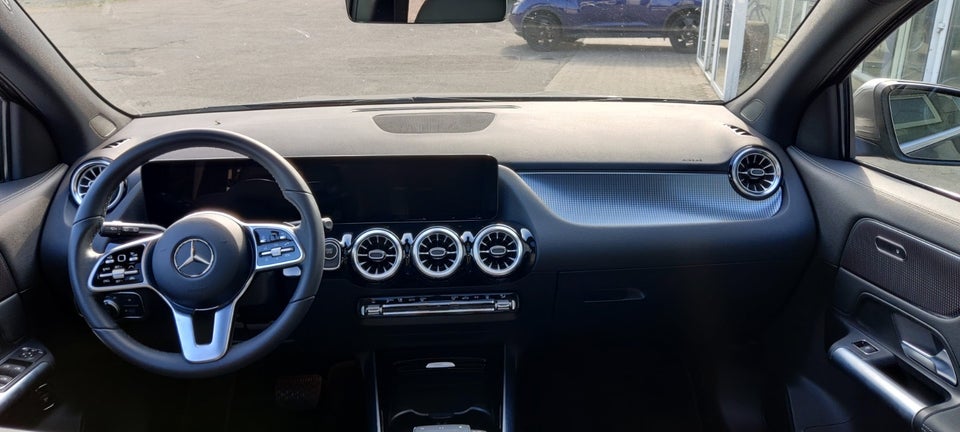 Mercedes EQA250+ Progressive 5d