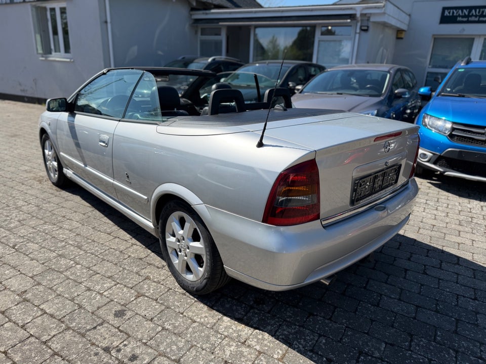 Opel Astra 2,2 16V Cabriolet 2d