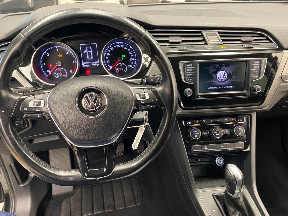 VW Touran 1,6 TDi 115 Comfortline DSG 7prs 5d