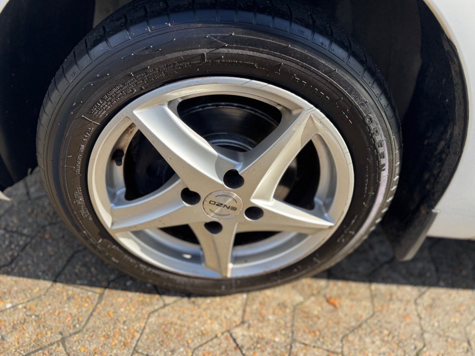 Peugeot 108 1,0 e-VTi 72 Allure+ 5d