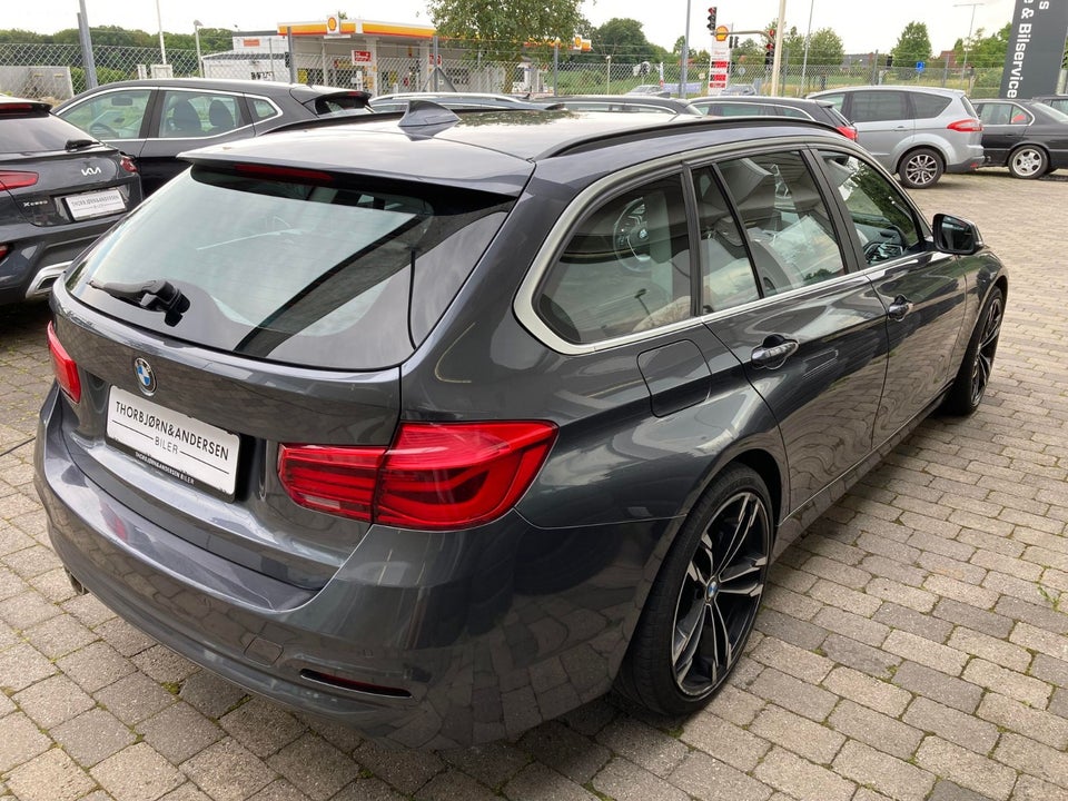 BMW 320d 2,0 Touring aut. 5d