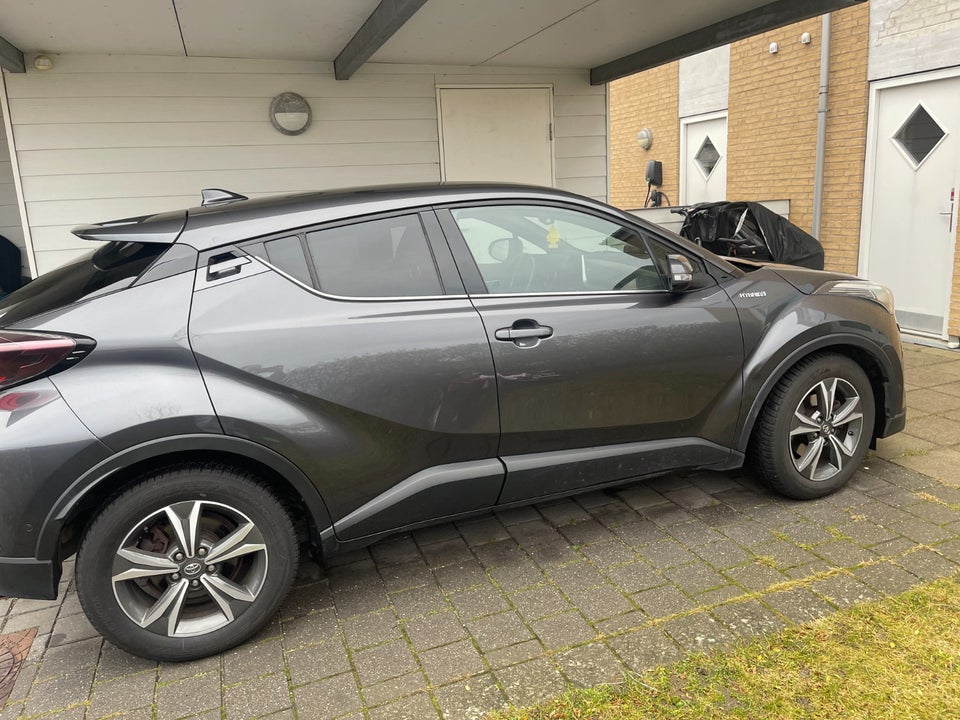 Toyota C-HR 1,8 Hybrid C-ENTER CVT 5d