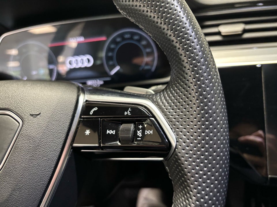 Audi e-tron 55 quattro 5d
